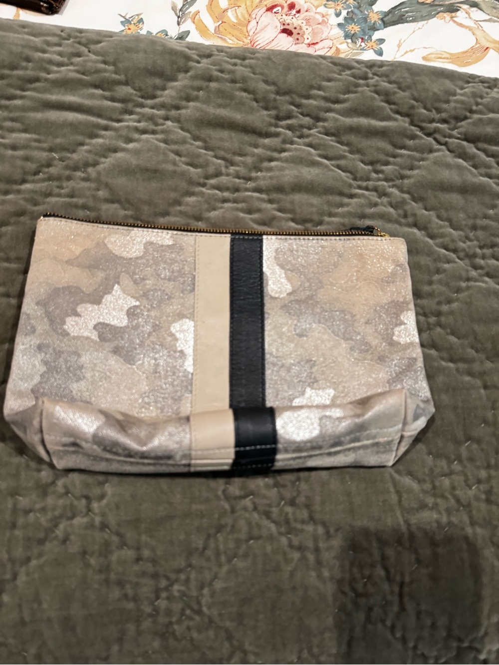 Neutral Camo Travel Pouch with Stripe Kempton